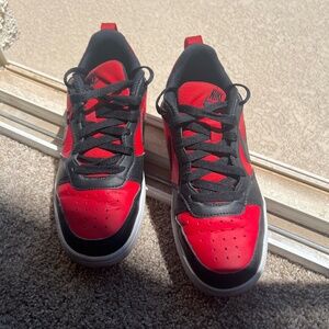 Boys Nike Sneakers Size 4